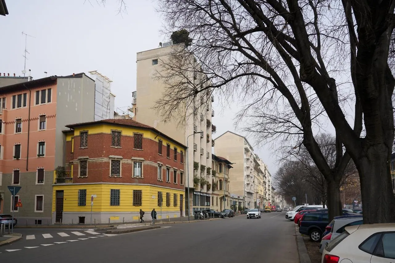 Artist Nadia'S Apartment In Porta Vercellina Milano